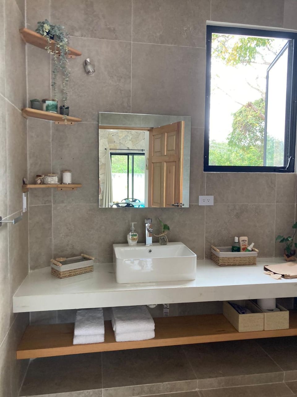Bathroom, towels
