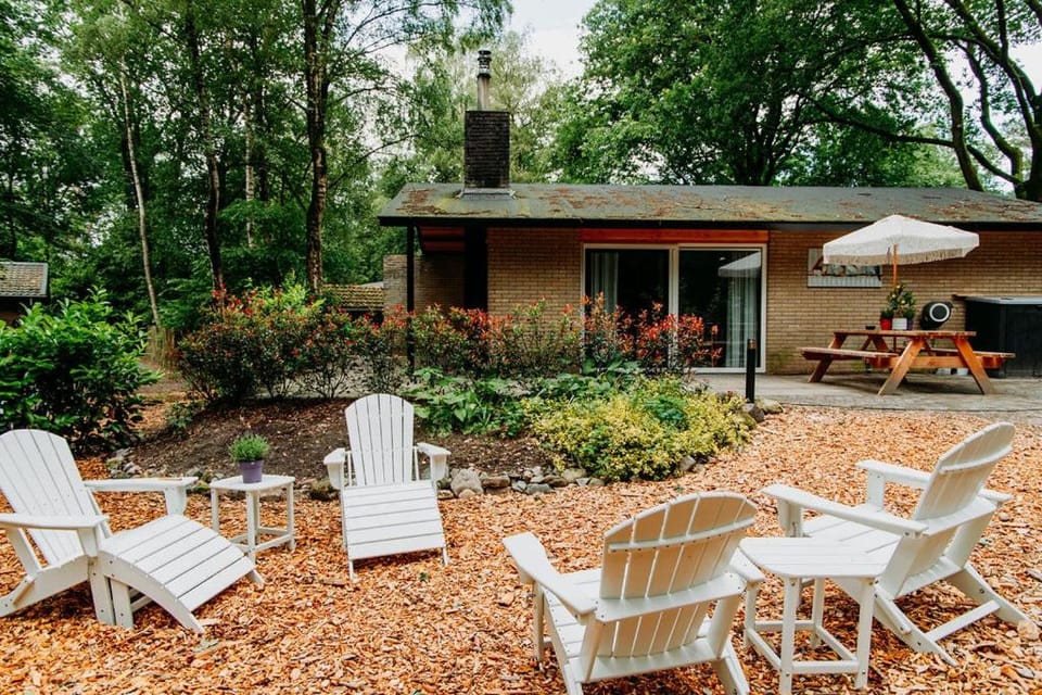 Property building, Spring, Day, Garden, Seating area, Garden view