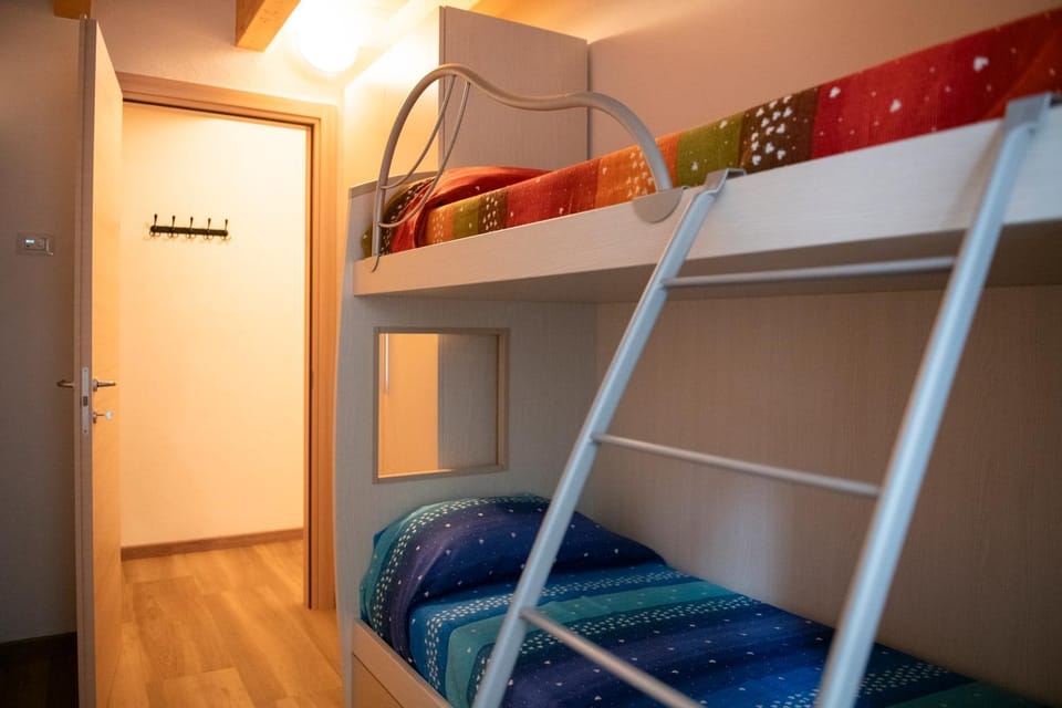 bunk bed