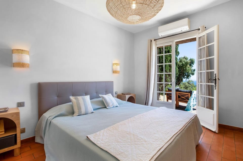 Property building, Living room, Bedroom