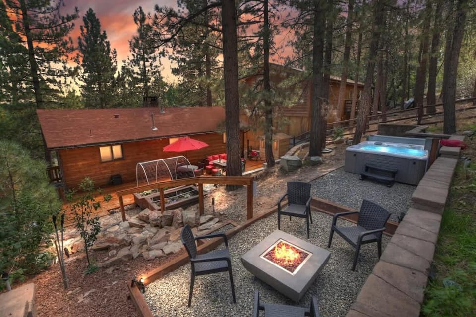 Fox Woods + Spa &Sauna room&Firepit Near the lake House in Big Bear