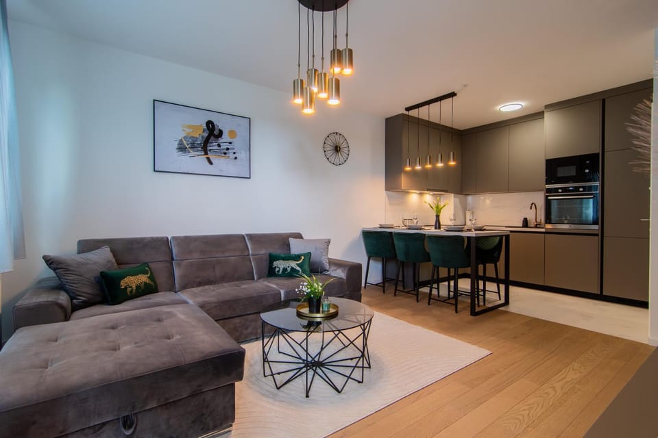 Kitchen or kitchenette, Living room, Seating area, Dining area