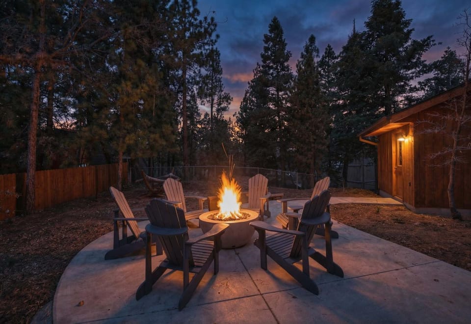 Elk Lodge Hot Tub Game Room House in Big Bear
