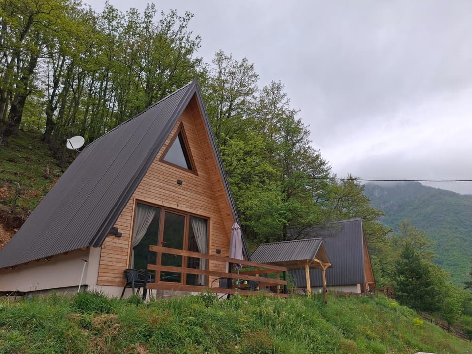 Vikendice Limski mir House in Montenegro