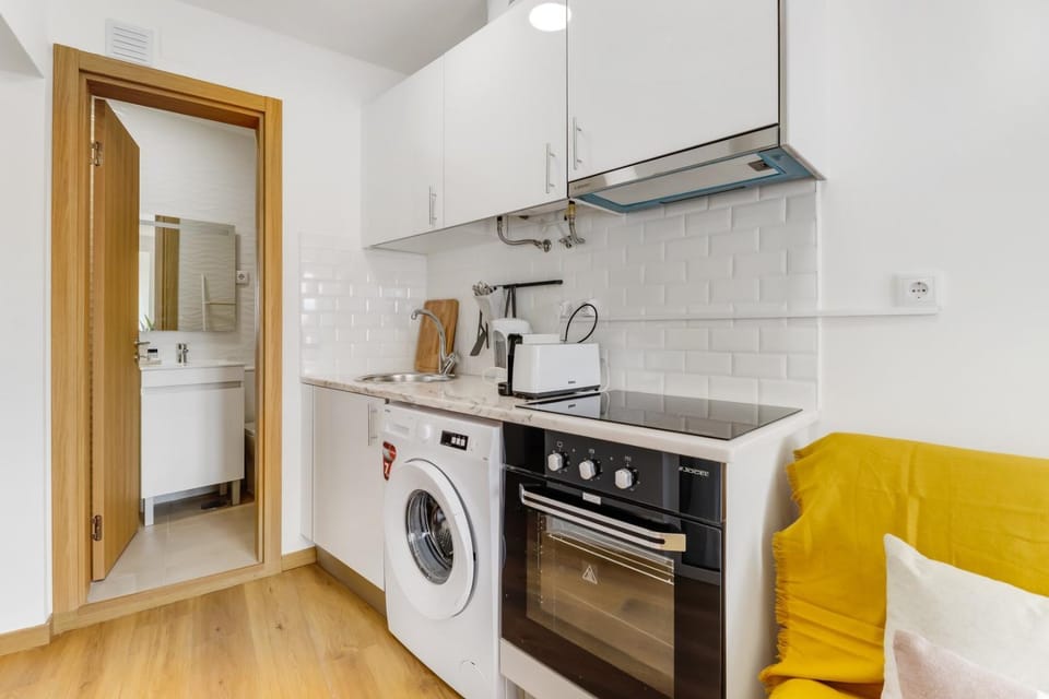 1BR cosy heart of Santos w AC | By Airnest Apartment in Lisbon