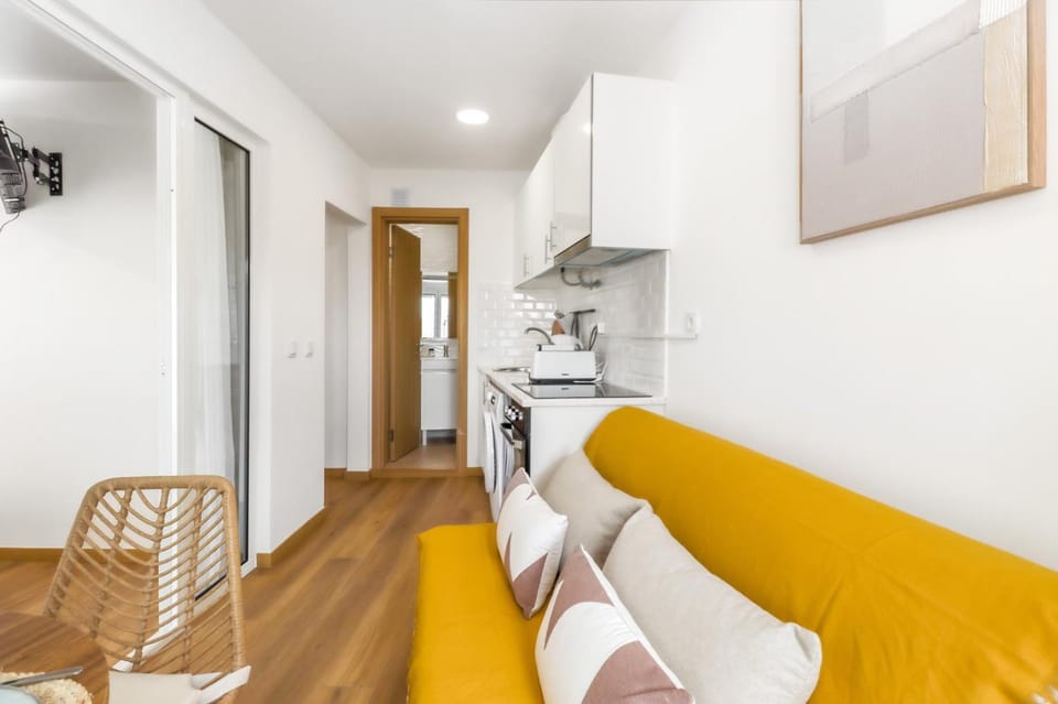 1BR cosy heart of Santos w AC | By Airnest Apartment in Lisbon