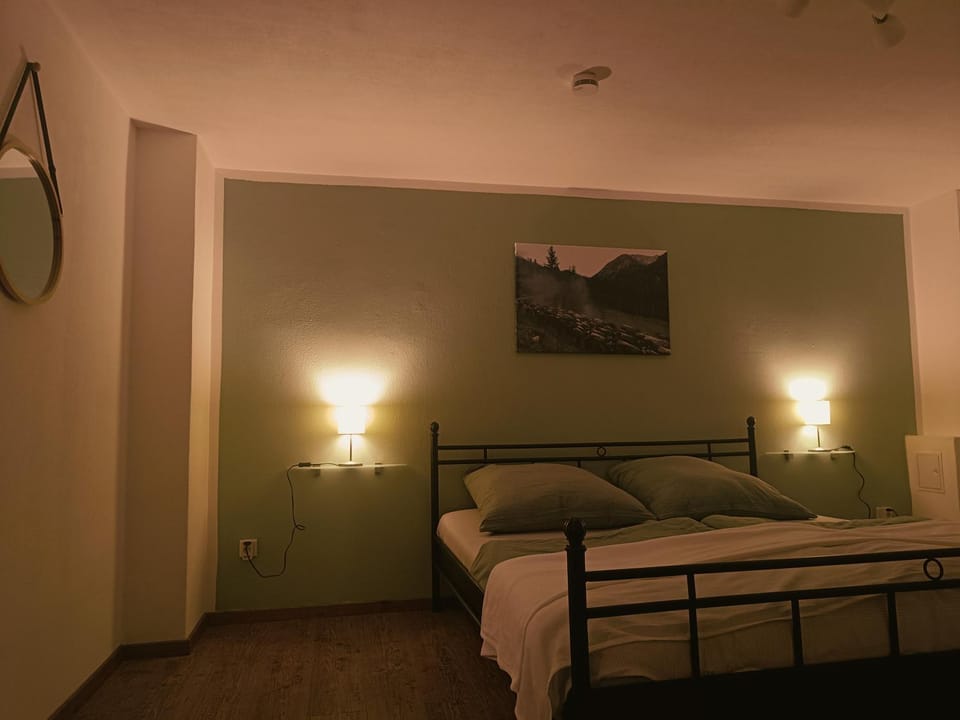 Bedroom, wardrobe