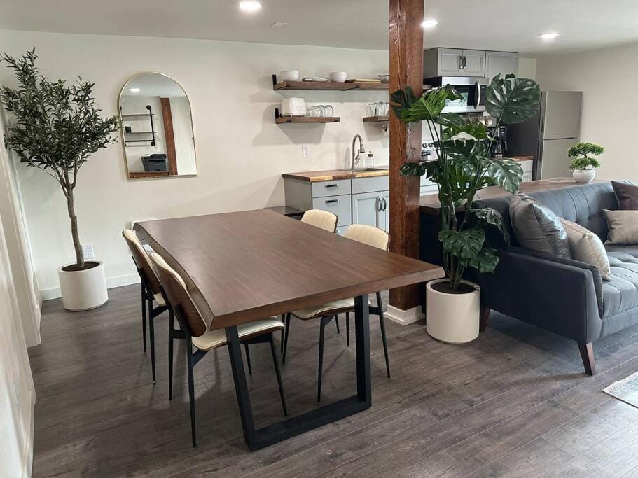 Live/Work Downtown Apartment Apartment in Moscow