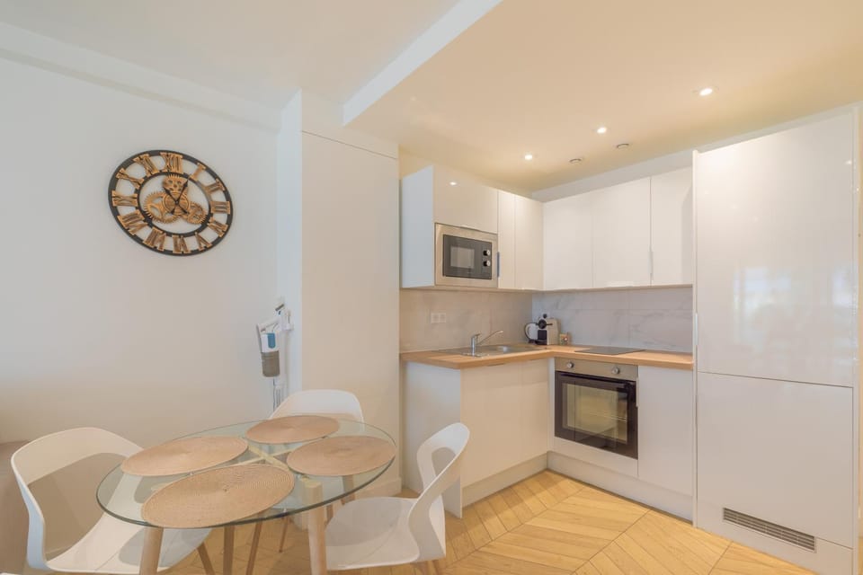 LE CALIFORNIA 200m des plages chic luxe et cosy 2 à 4 personnes Apartment in Antibes