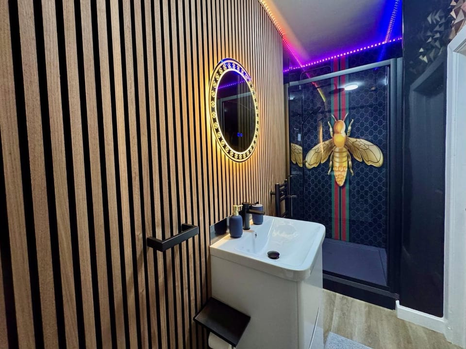 Shower, Bathroom