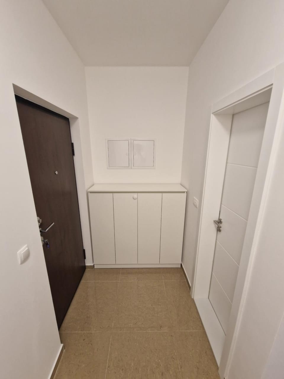 Facade/entrance, wardrobe