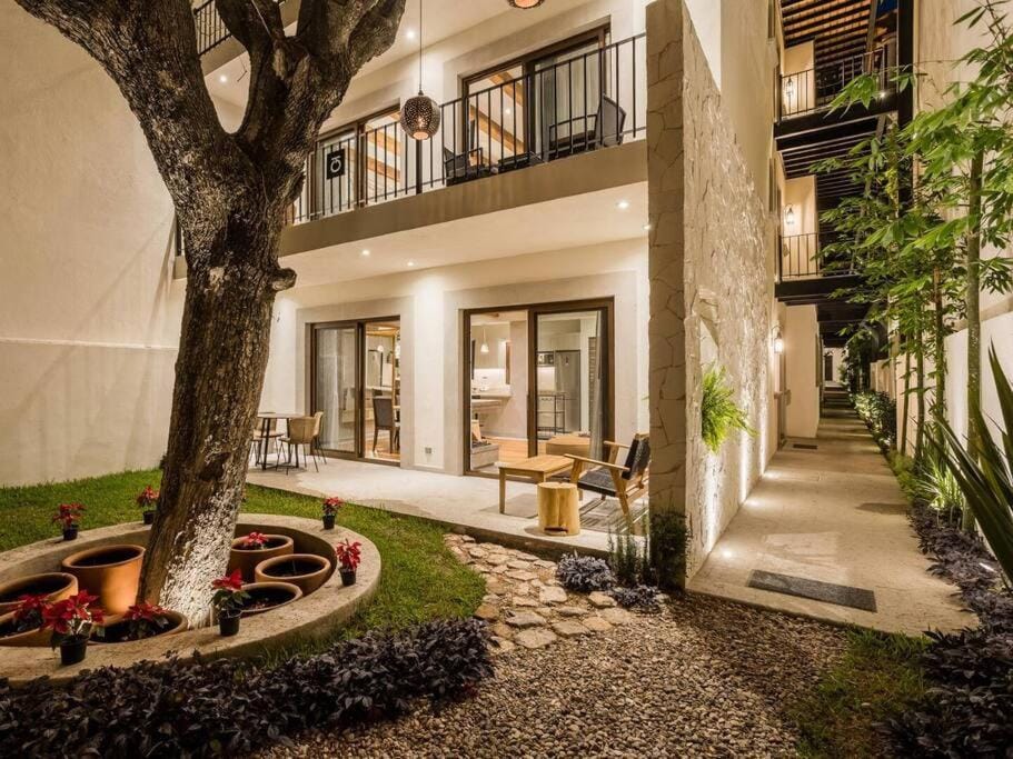 Luxury 2BR Condo AC Near Rosewood 3 min walk Apartment in San Miguel de Allende