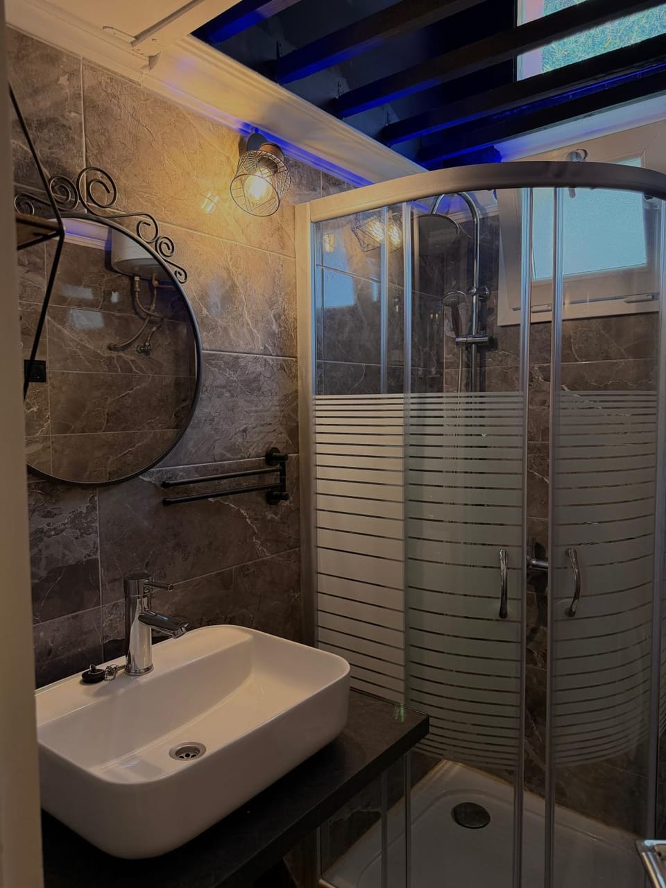 Shower, Bathroom, towels