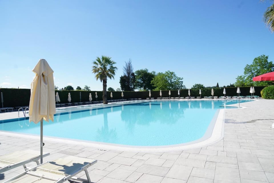 Swimming pool, Swimming pool