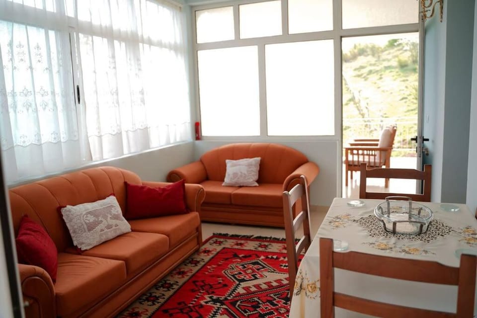 Living room, Seating area, Dining area