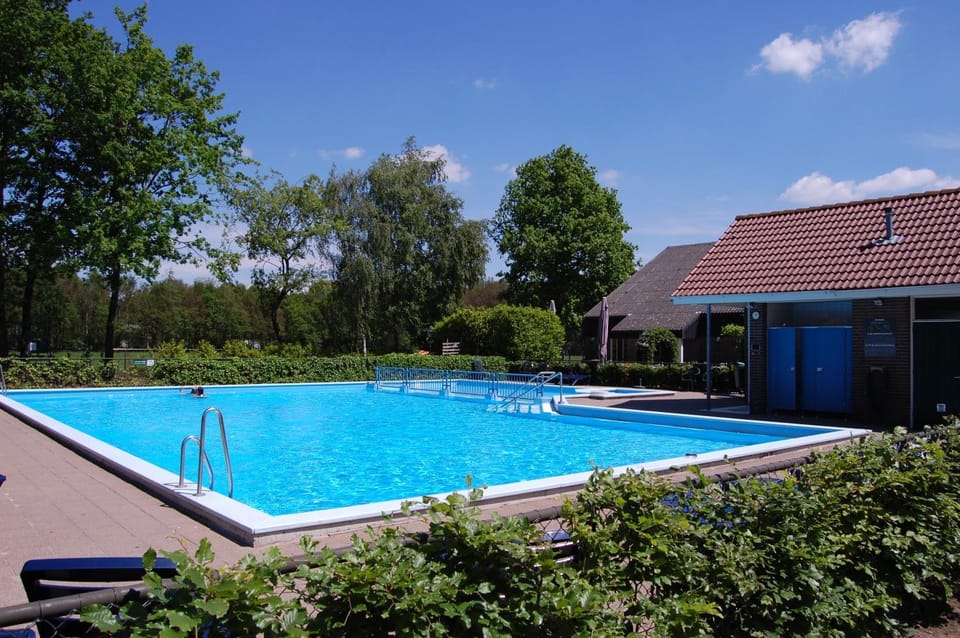 Swimming pool, Swimming pool