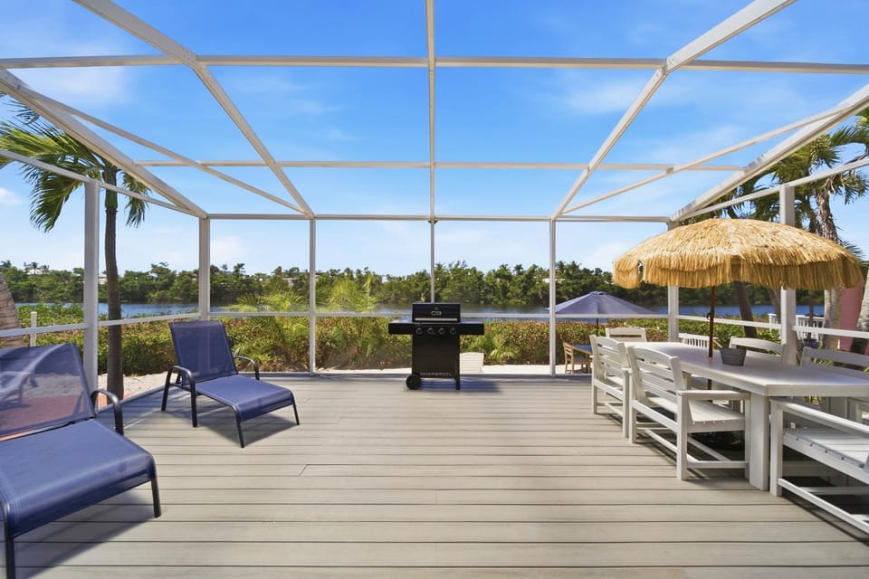 Patio, BBQ facilities, Seating area, Dining area, Lake view, Pool view, internet, sunbed