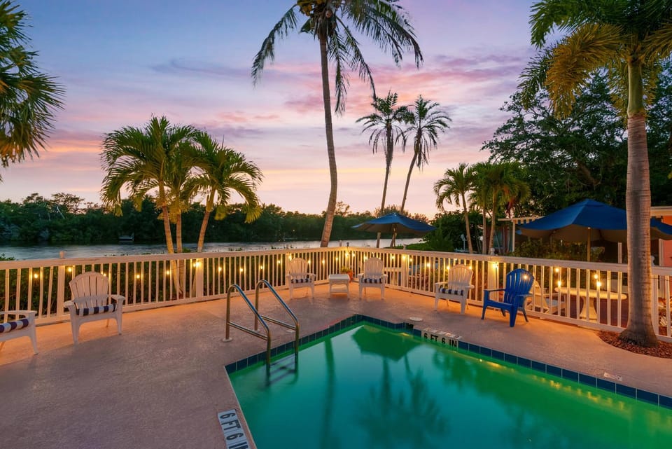 Patio, Natural landscape, Seating area, Lake view, Pool view, Swimming pool, Sunset, internet, sunbed