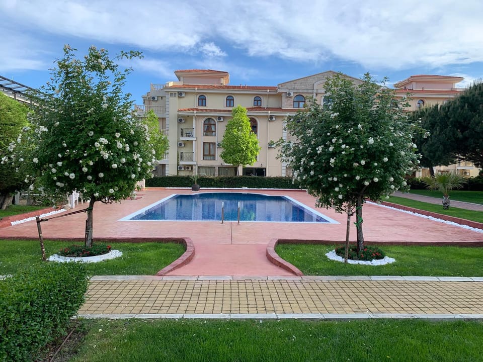 Garden view, Pool view