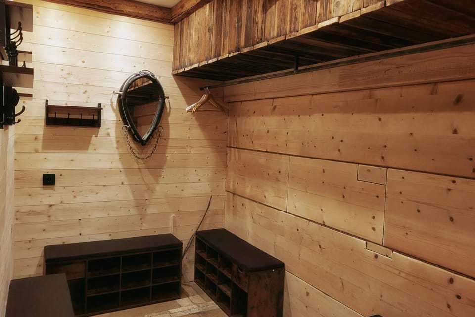 urig-alpine Lala Alm - 22 Personen Chalet in Tyrol