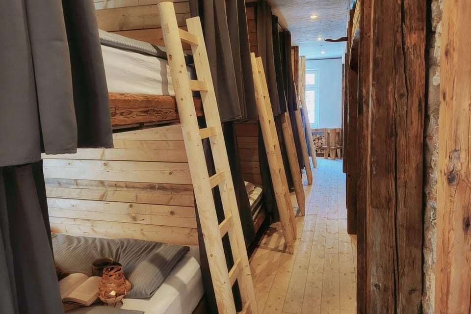 urig-alpine Lala Alm - 22 Personen Chalet in Tyrol
