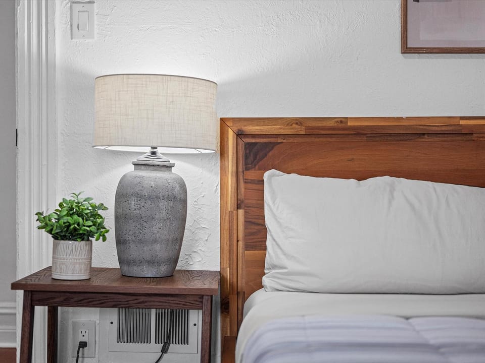 Shadyside, Central 3B Modern and Stylish Private Bedroom With Shared Bathroom and Free Parking Vacation rental in Shadyside