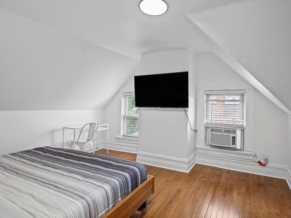 Shadyside, Central 3B Modern and Stylish Private Bedroom With Shared Bathroom and Free Parking Vacation rental in Shadyside