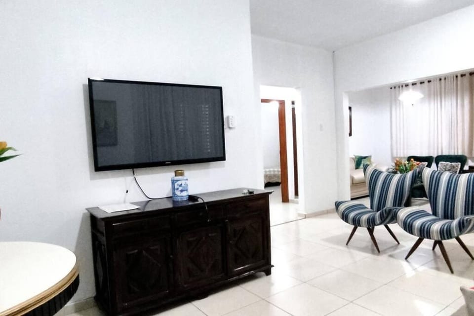 TV and multimedia, Living room, Seating area, Evening entertainment
