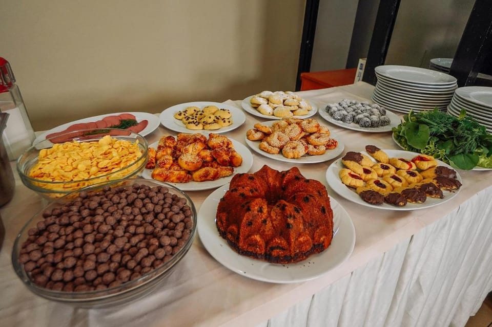 Food and drinks, Buffet breakfast
