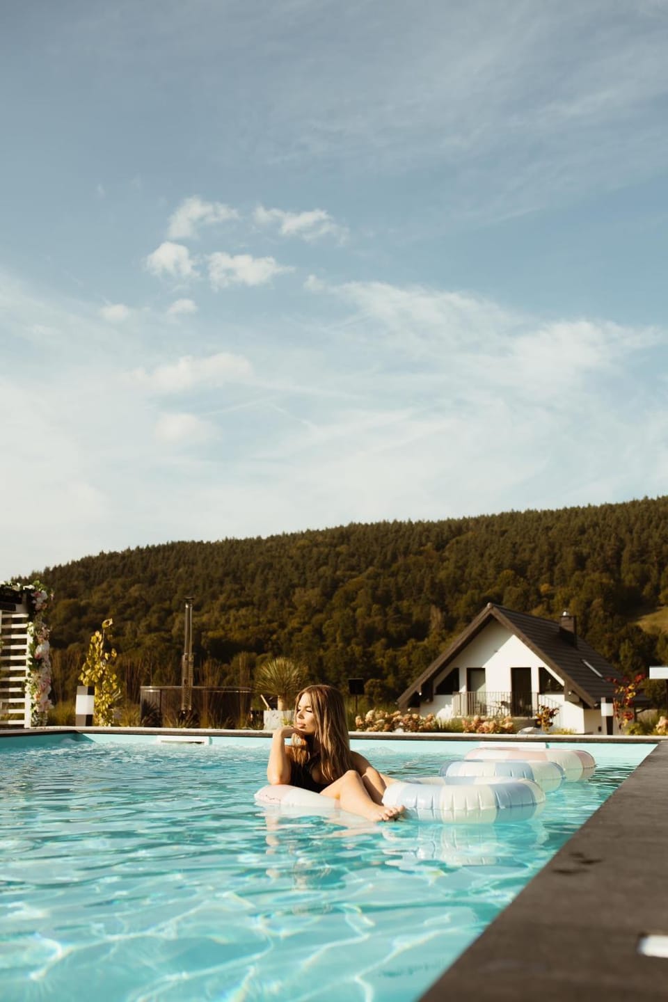 Day, People, Natural landscape, Guests, Mountain view, Pool view, Swimming pool, group of guests, sunbed