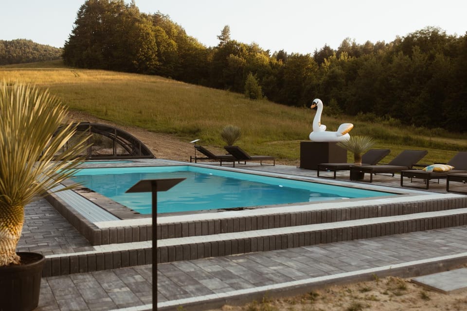 Day, Natural landscape, Pool view, Swimming pool, sunbed