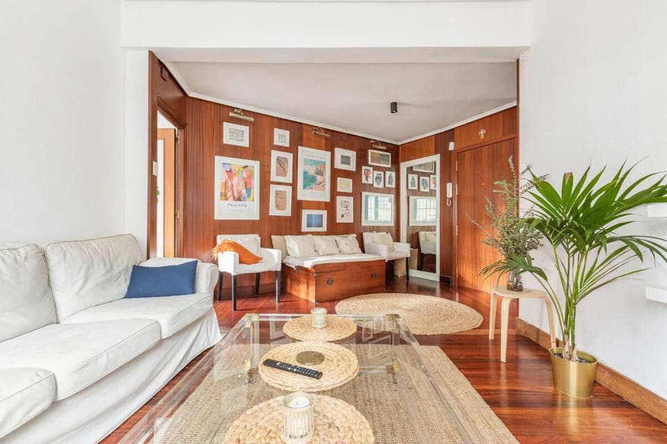 10 min Casco Viejo ! Terraza propia Apartment in Bilbao