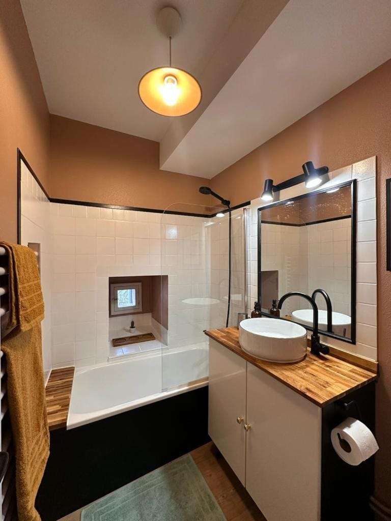 Bathroom, Bath