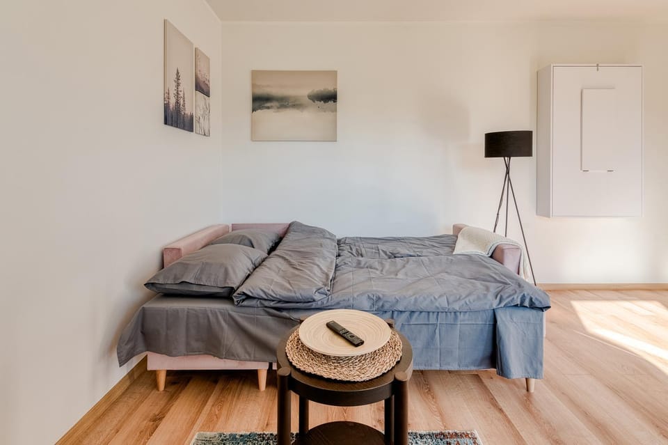 Bed, Living room, Bedroom