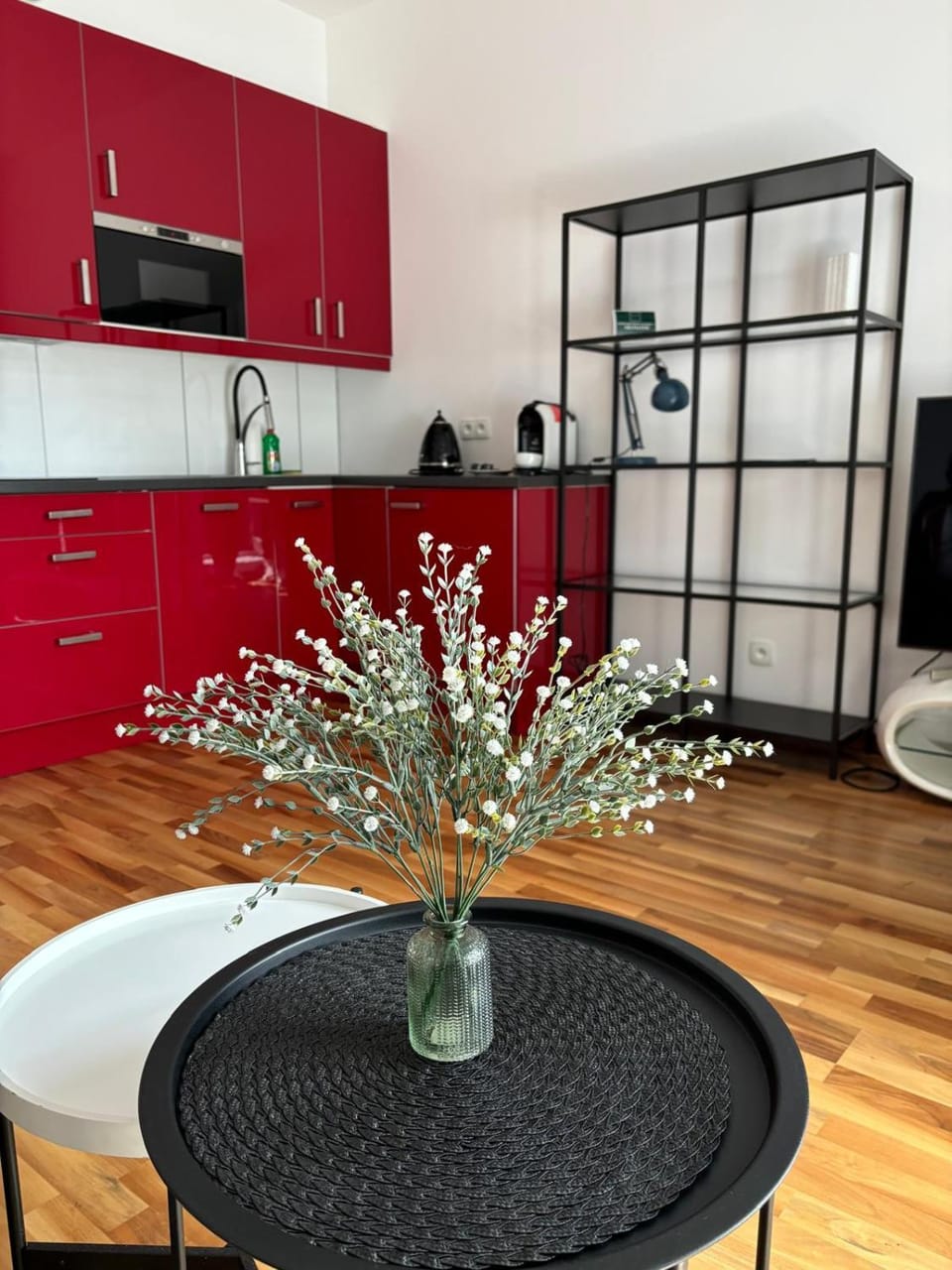Kitchen or kitchenette, Dining area, stove
