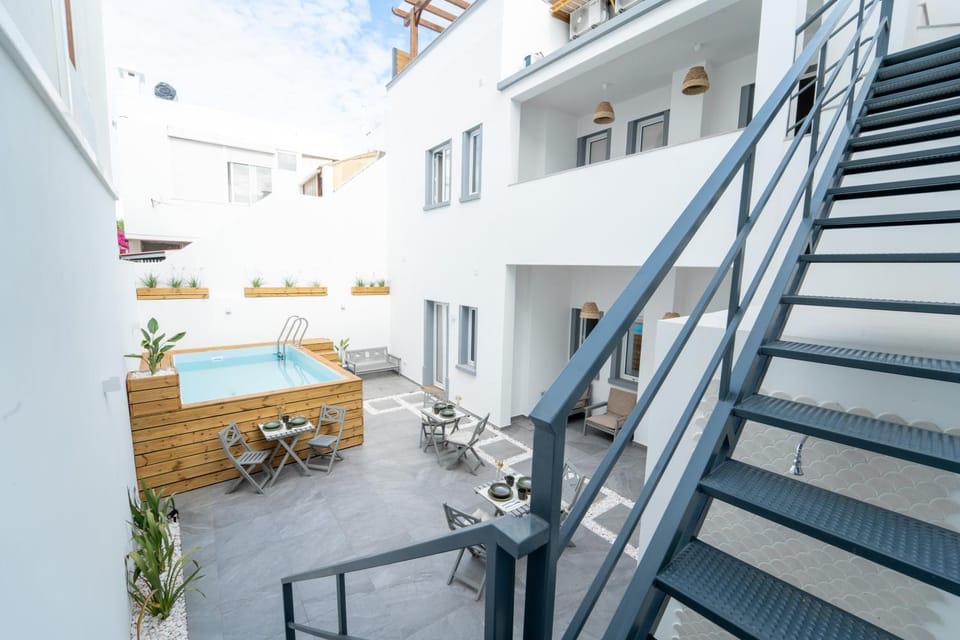 Patio, Pool view, Swimming pool, Internal: Not applicable to any particular room