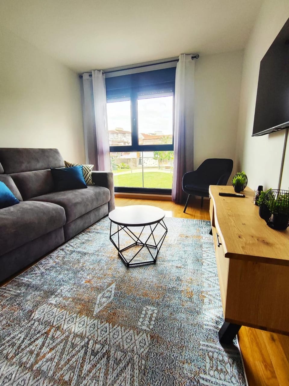 Communal lounge/ TV room