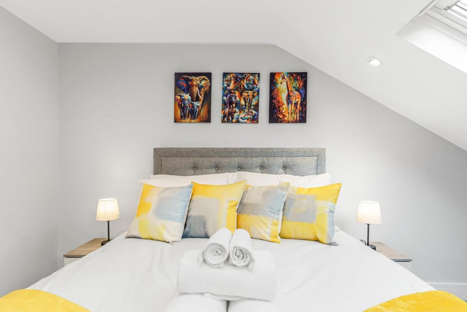 Bedroom, towels
