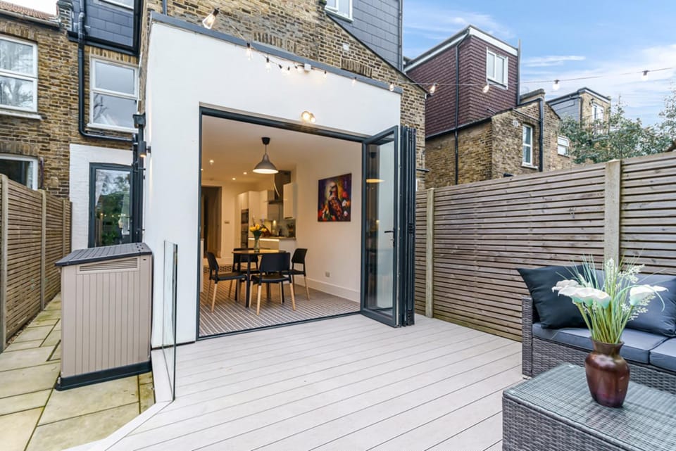 BBQ facilities, Garden