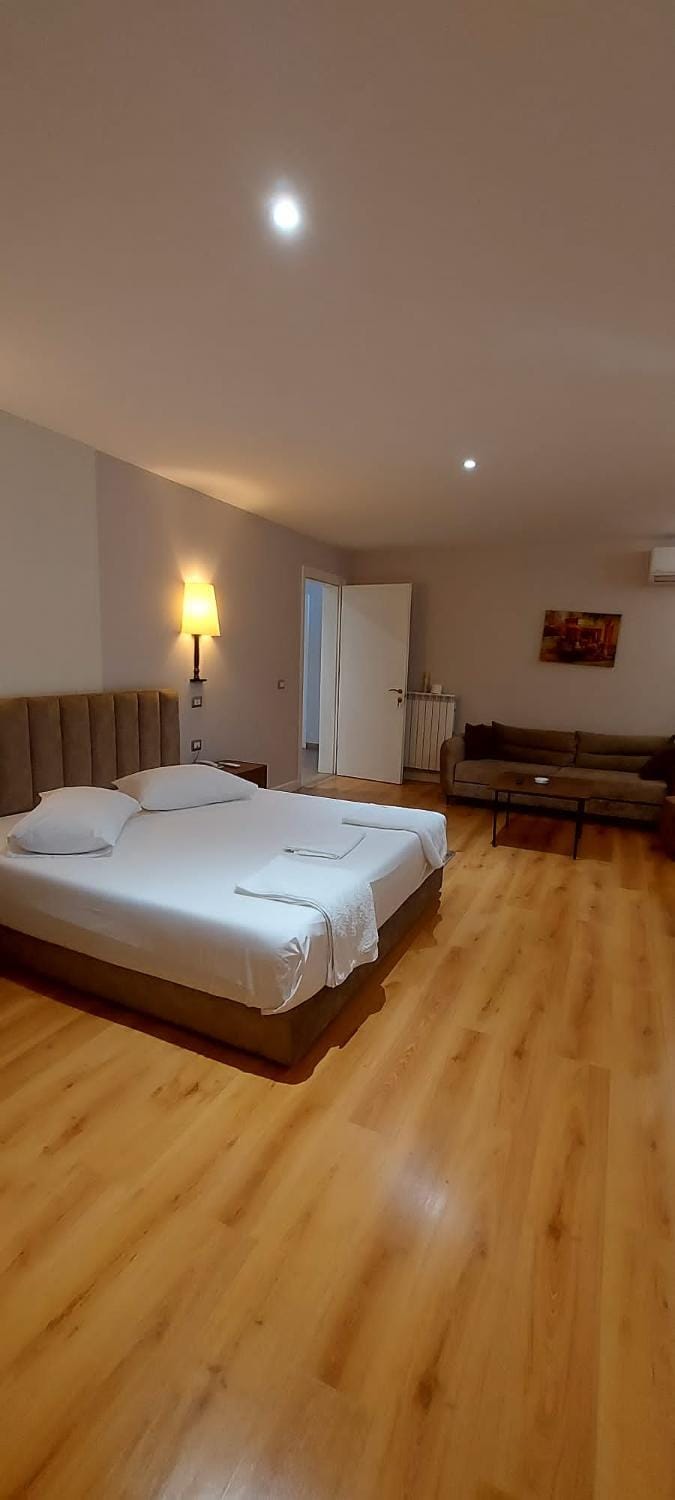 Bed, Photo of the whole room