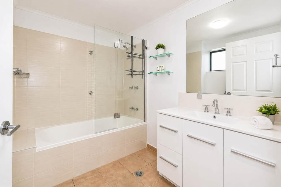 Shower, Bathroom, Bath, towels
