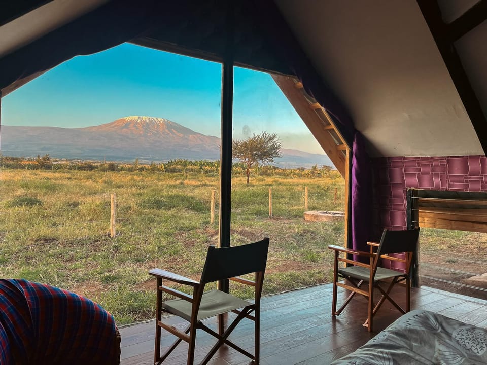 Amboseli Glass Cabin Cabin in Kenya