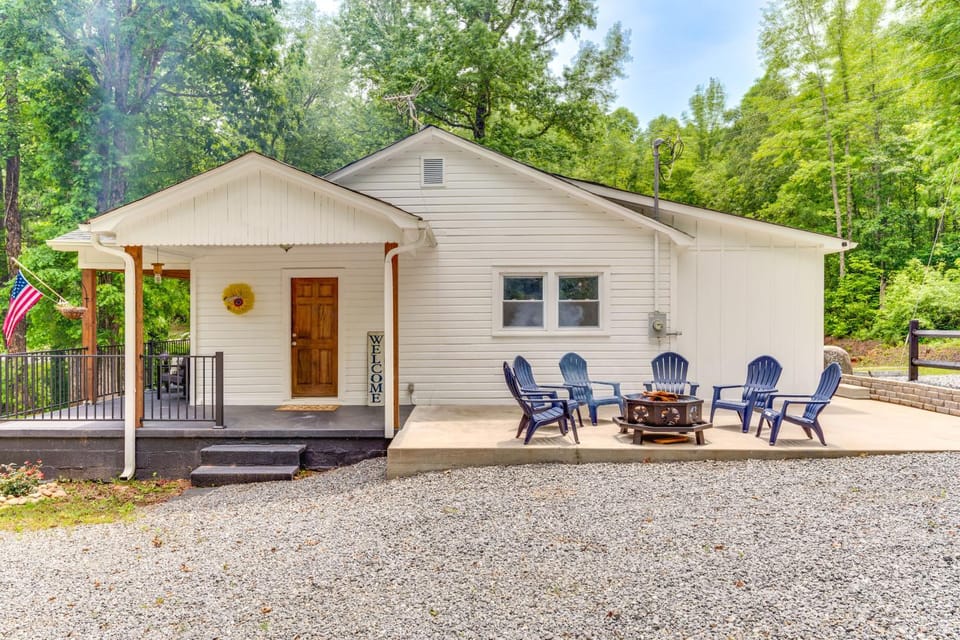3 Mi to Dtwn! Forest City Haven w/ Furnished Patio House in Tennessee