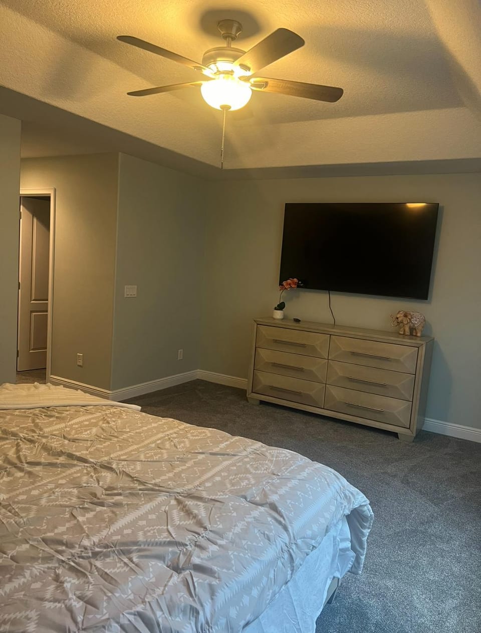 Cozy 3 Bed 3 Bath Townhome with Fast Wifi Pools-Jacuzzi Near Disney House in Four Corners