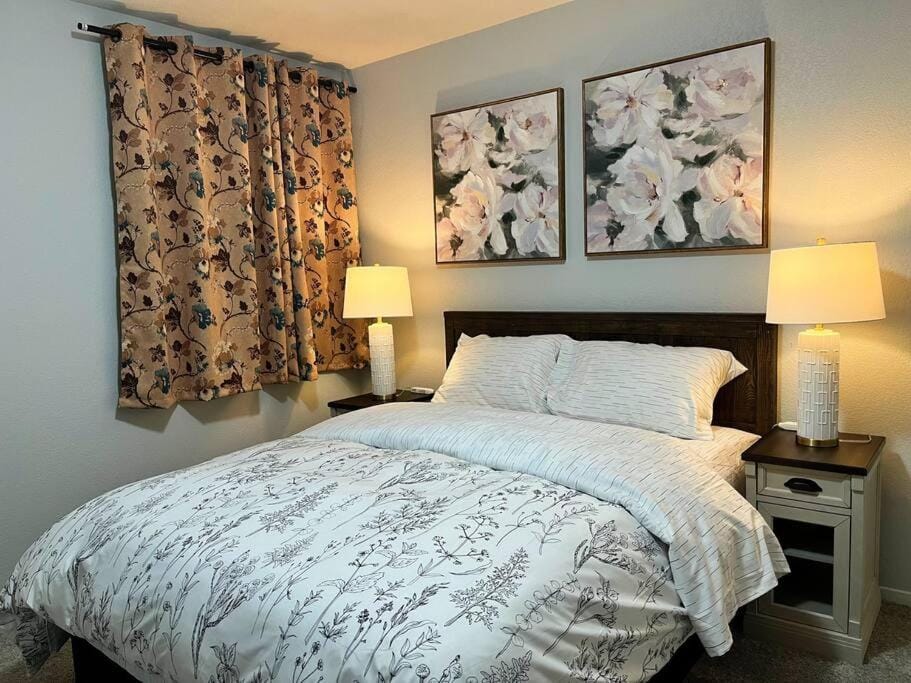 Spacious Two Queen Beds Suite Close to Downtown and UC Davis Medical Center House in Sacramento