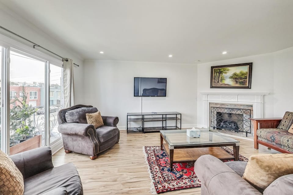 TV and multimedia, Living room, Seating area