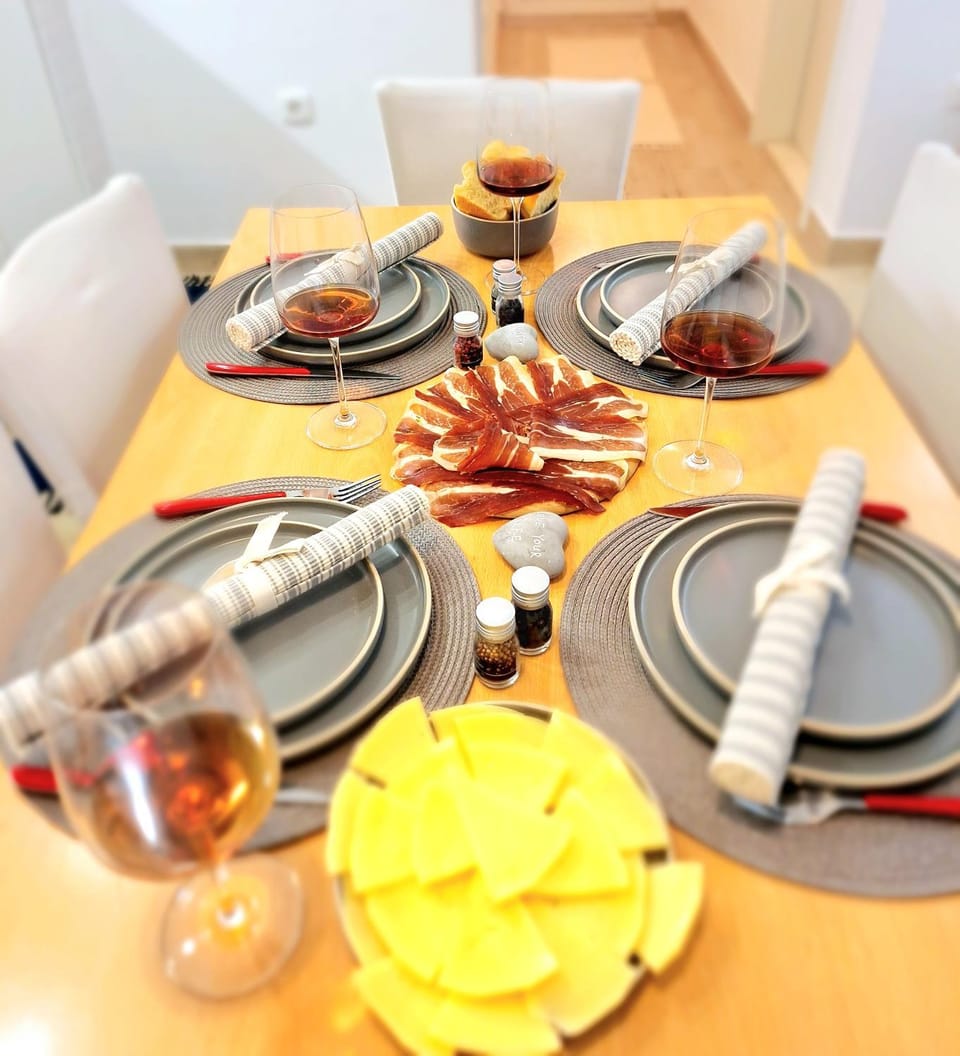 Food and drinks, Dining area
