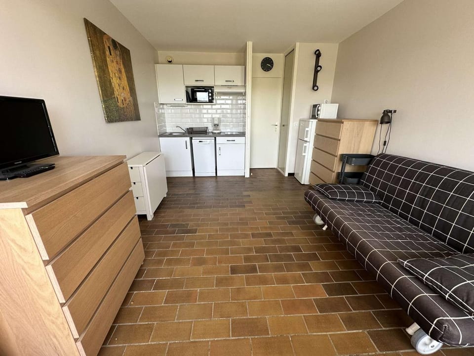 Studio cabine, piscine, proche plage et commerces - FR-1-328-219 Cabin in La Grande-Motte