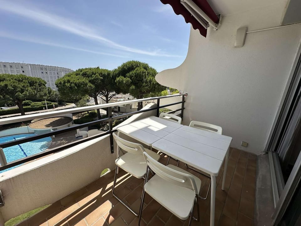 Studio cabine, piscine, proche plage et commerces - FR-1-328-219 Cabin in La Grande-Motte