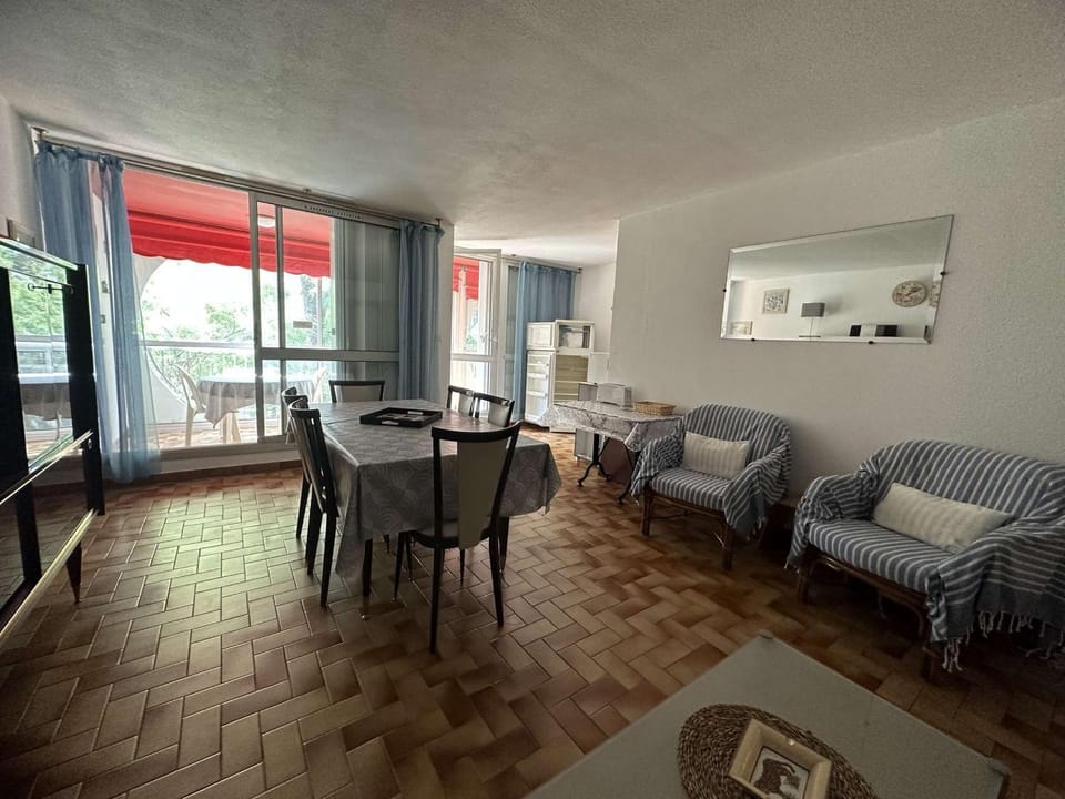 Spacieux T3 au Centre de La Grande-Motte, 500m Plage, Parking Privé - FR-1-328-139 Apartment in La Grande-Motte